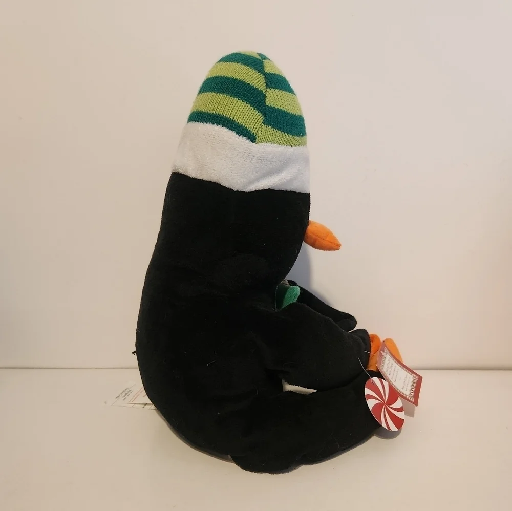 12” Holiday Christmas Penguin Character Hug without Throw Blanket with tags
